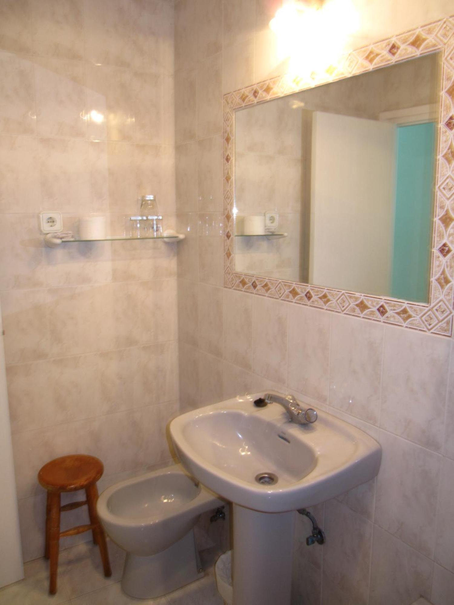 Hostal La Pilarica Marbella Oda fotoğraf