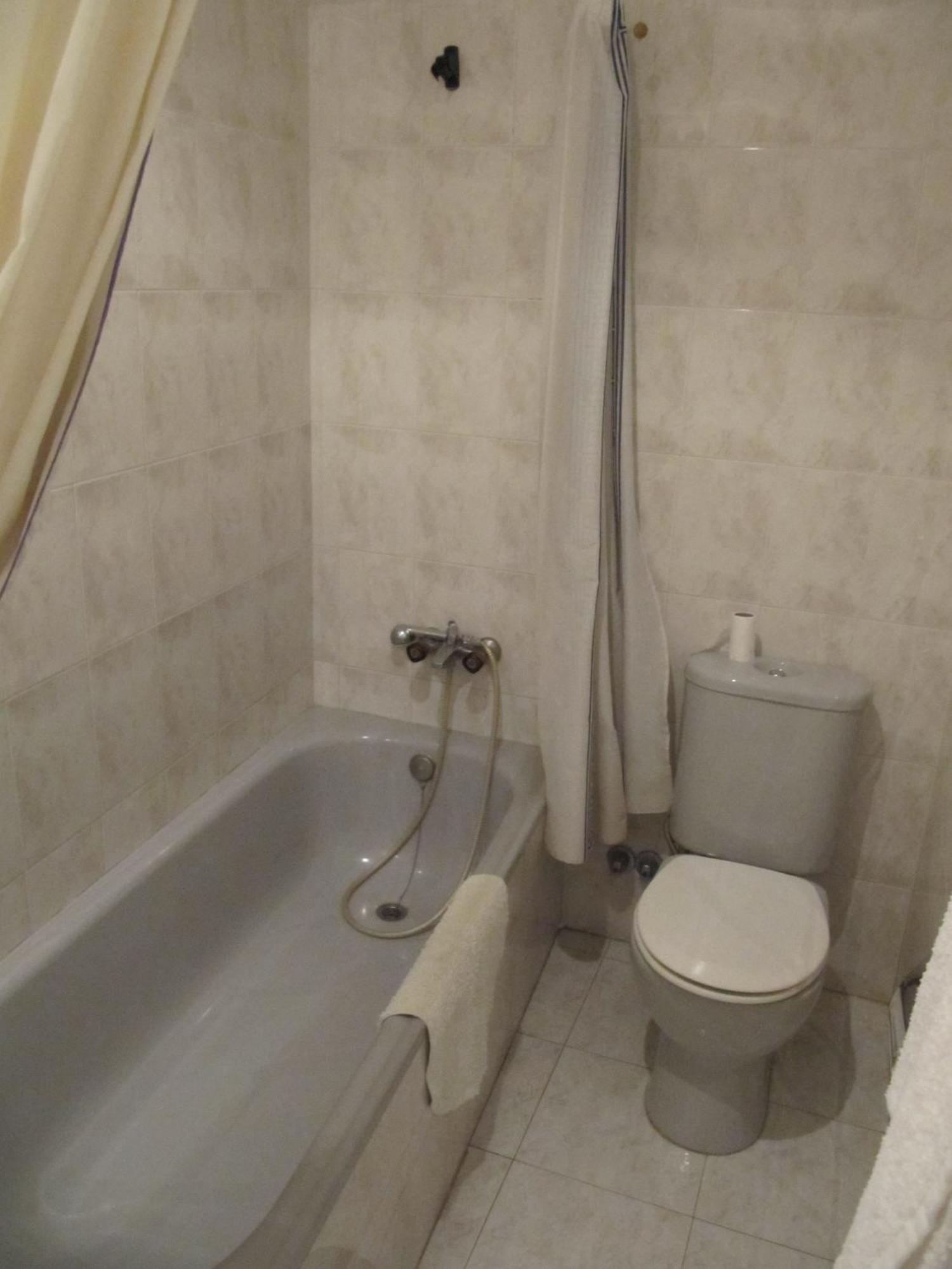 Hostal La Pilarica Marbella Oda fotoğraf