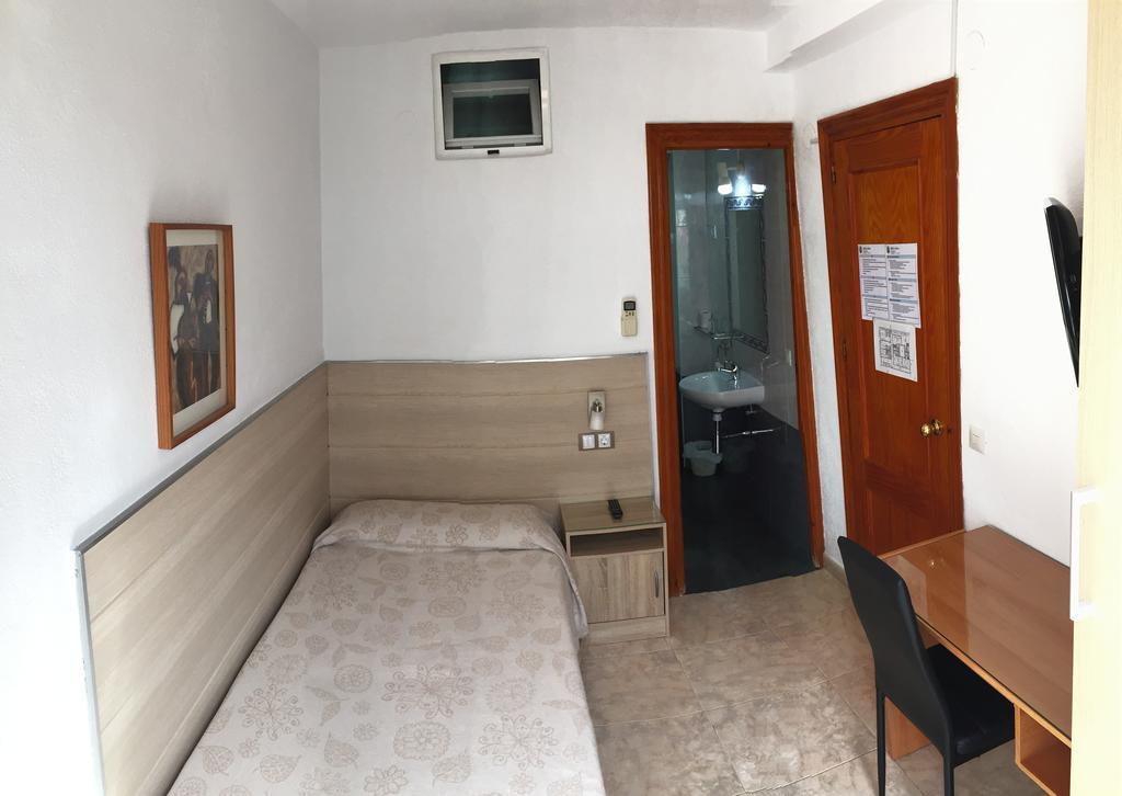 Hostal La Pilarica Marbella Dış mekan fotoğraf