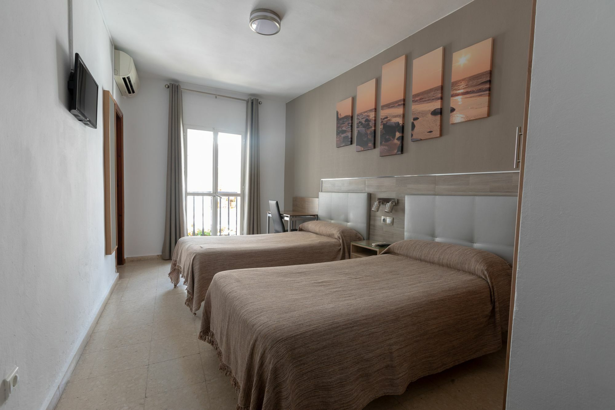 Hostal La Pilarica Marbella Dış mekan fotoğraf