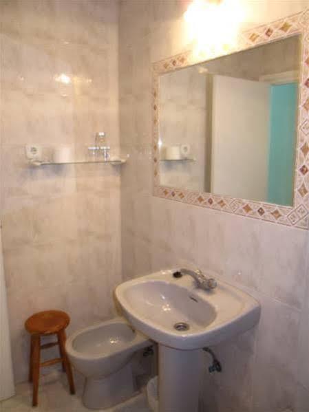 Hostal La Pilarica Marbella Dış mekan fotoğraf